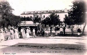 2051- Tenes - Place du Marche